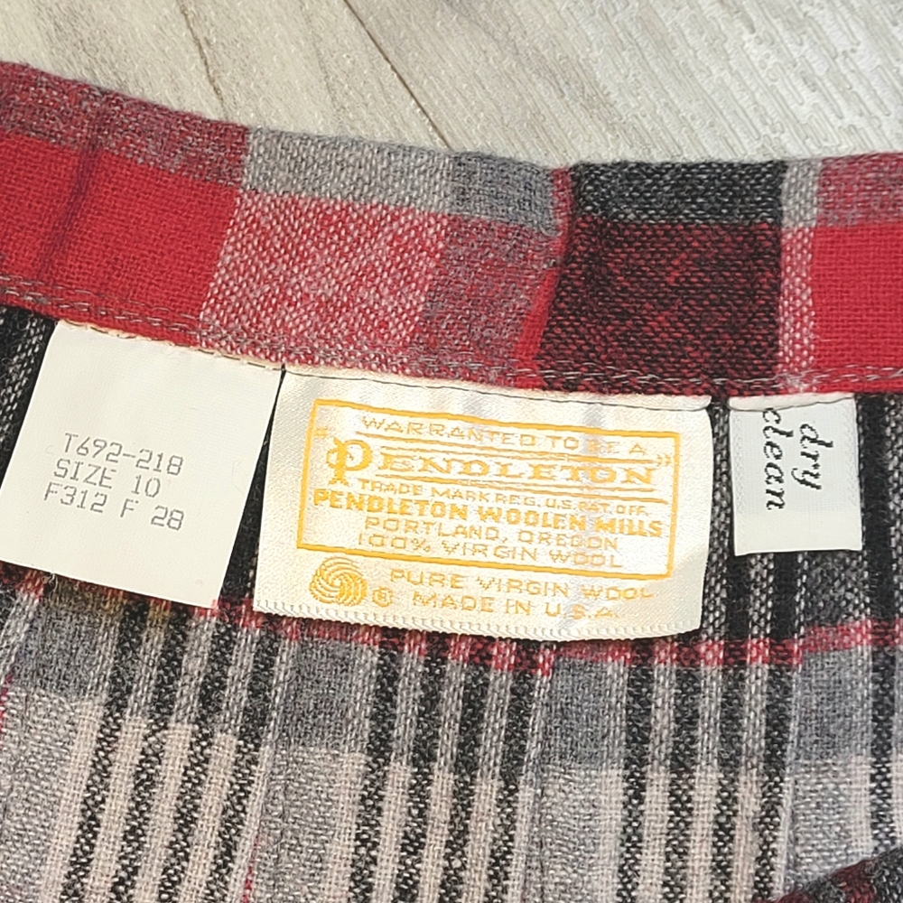 Pendleton Wool Skirt Size 10 26"W Red and Gray Plaid Pleated A-Line Midi VTG - Picture 7 of 9